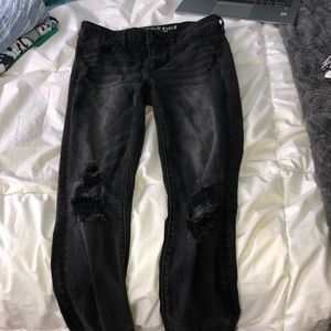 American Eagle black ripped jeans !